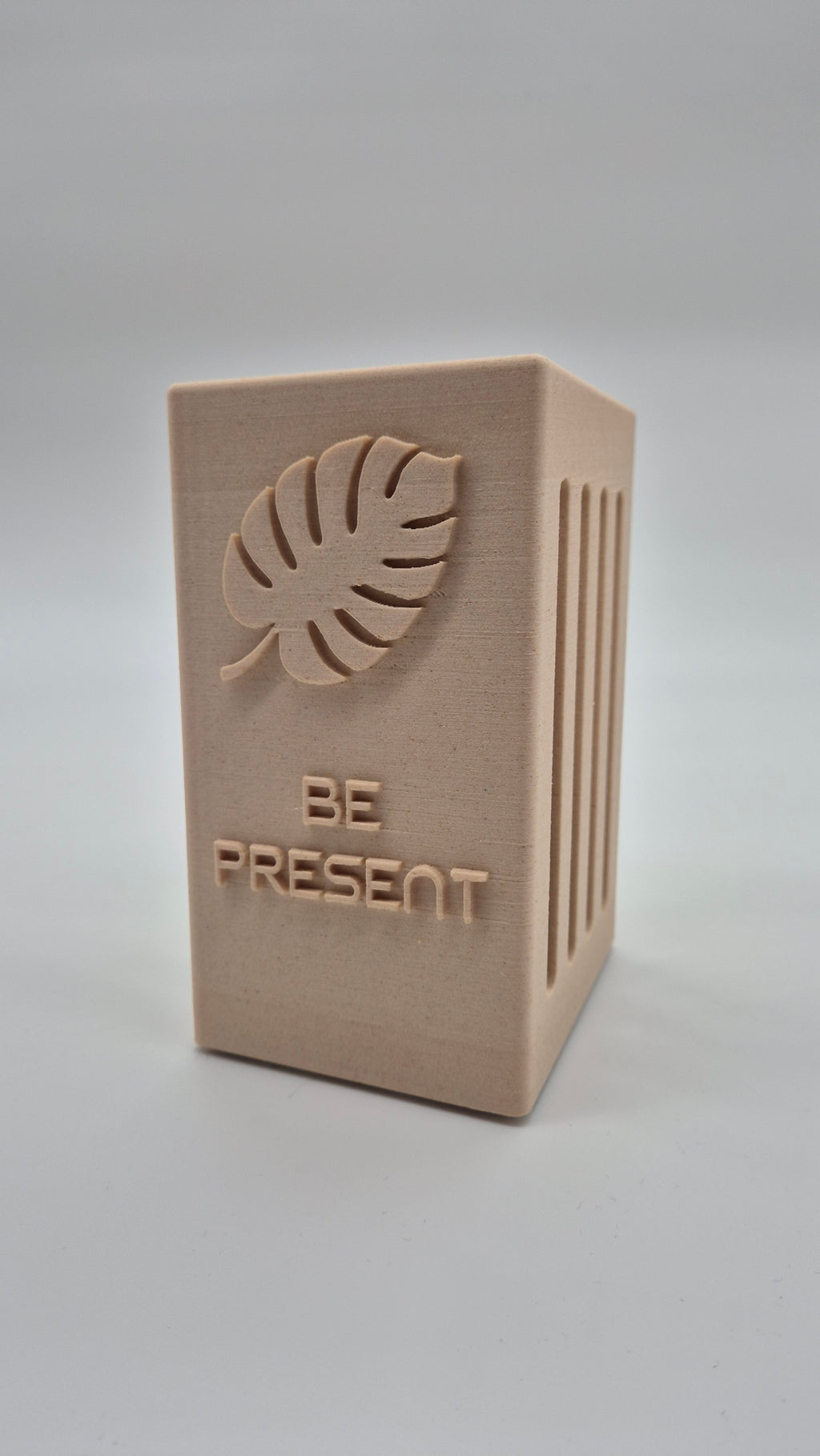 "Be Present" - family box for 4 smartphones - beige with grey felt