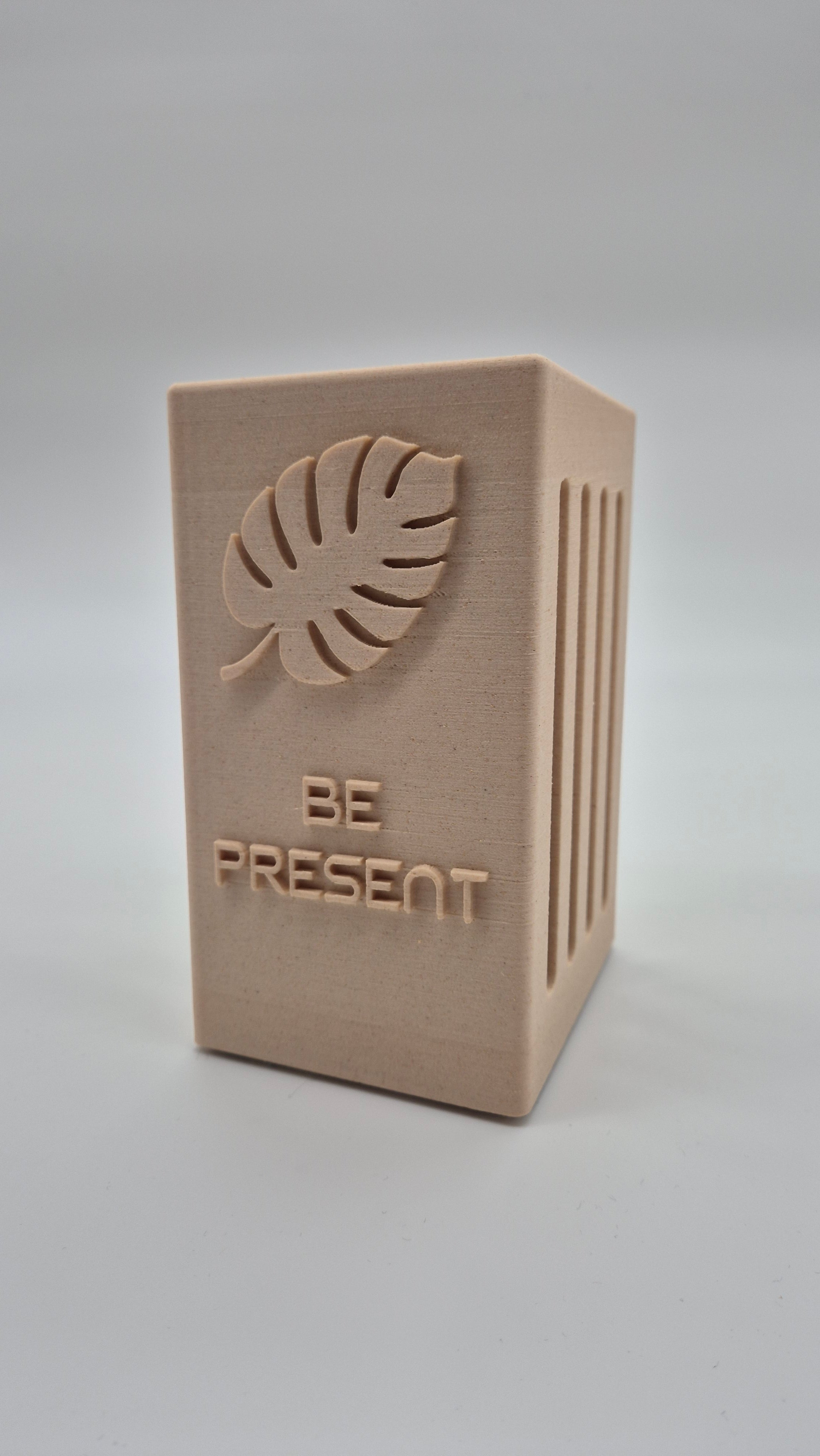 "Be Present" - family box for 4 smartphones - beige with grey felt