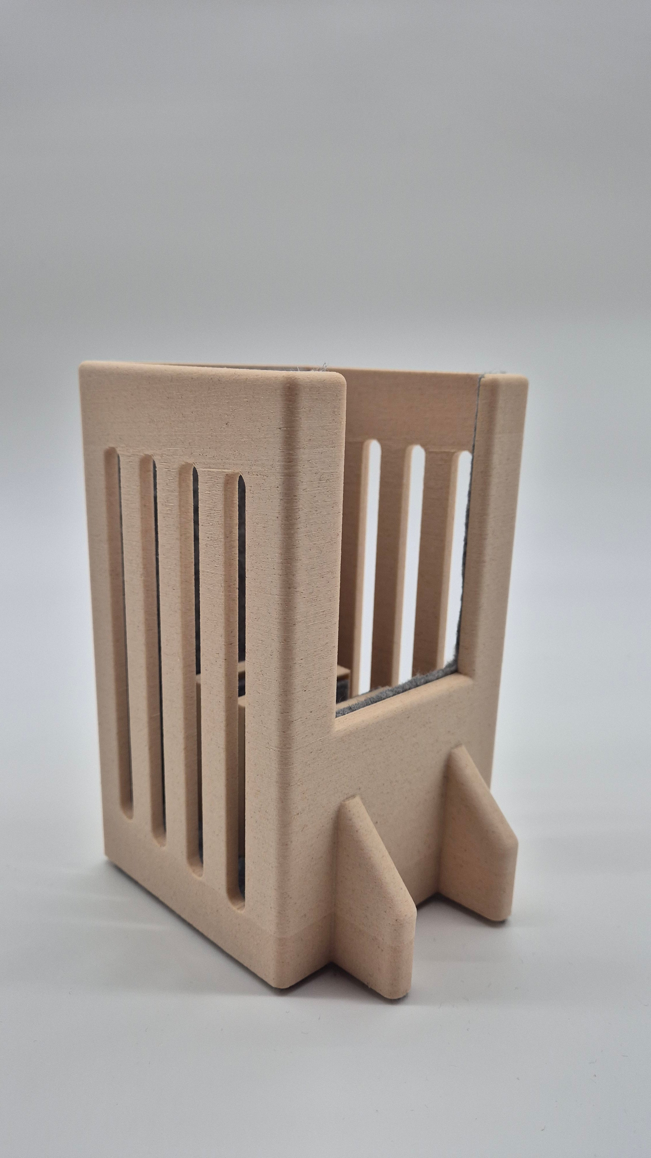 "Be Present" - family box for 4 smartphones - beige with grey felt